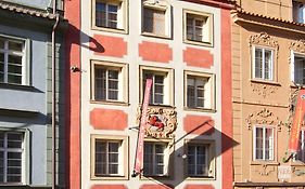 Red Lion Hotel